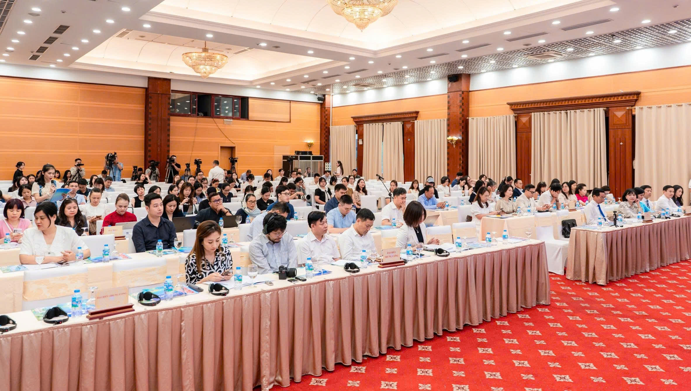 https://svhttdl.quangtri.gov.vn/documents/39955/0/dai+bieu+1+%288%29.jpg/d80fa4ee-6ade-0268-b98f-ca9b0ccaee4e?t=1782437462320