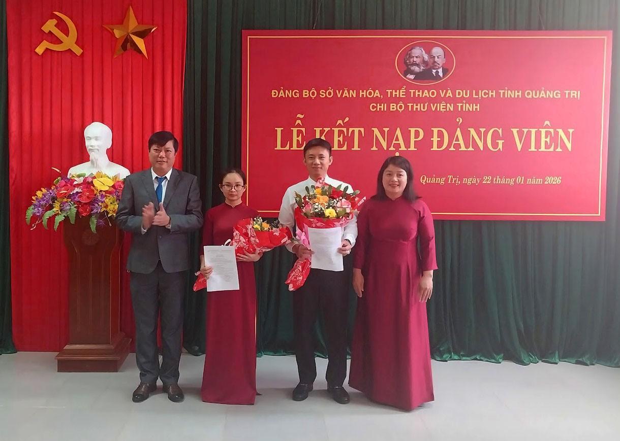 Chi bộ Thư viện tỉnh tổ chức Lễ kết nạp Đảng viên